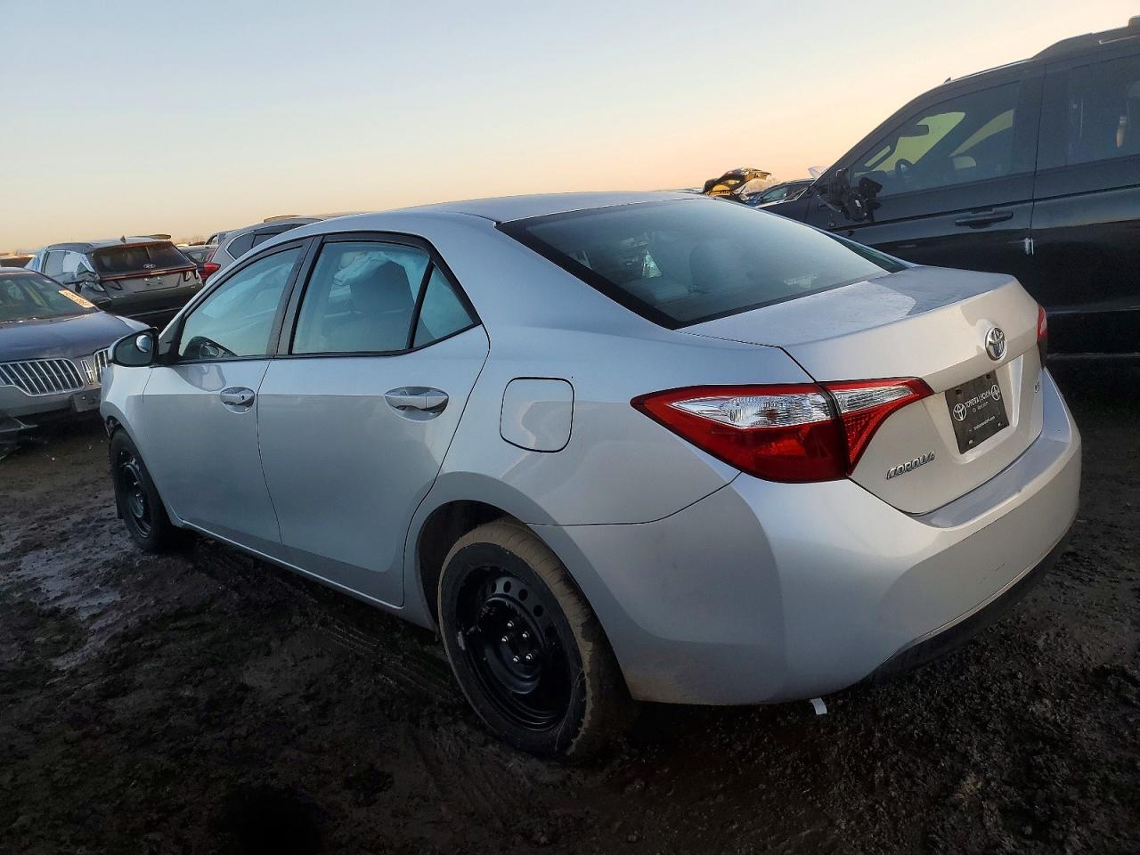 2016 TOYOTA COROLLA L photo 2