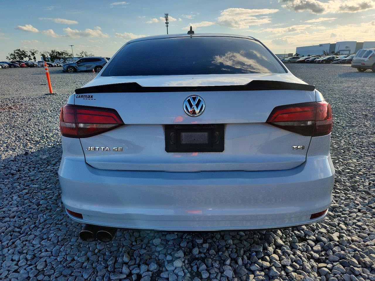 2017 VOLKSWAGEN JETTA SE photo 6
