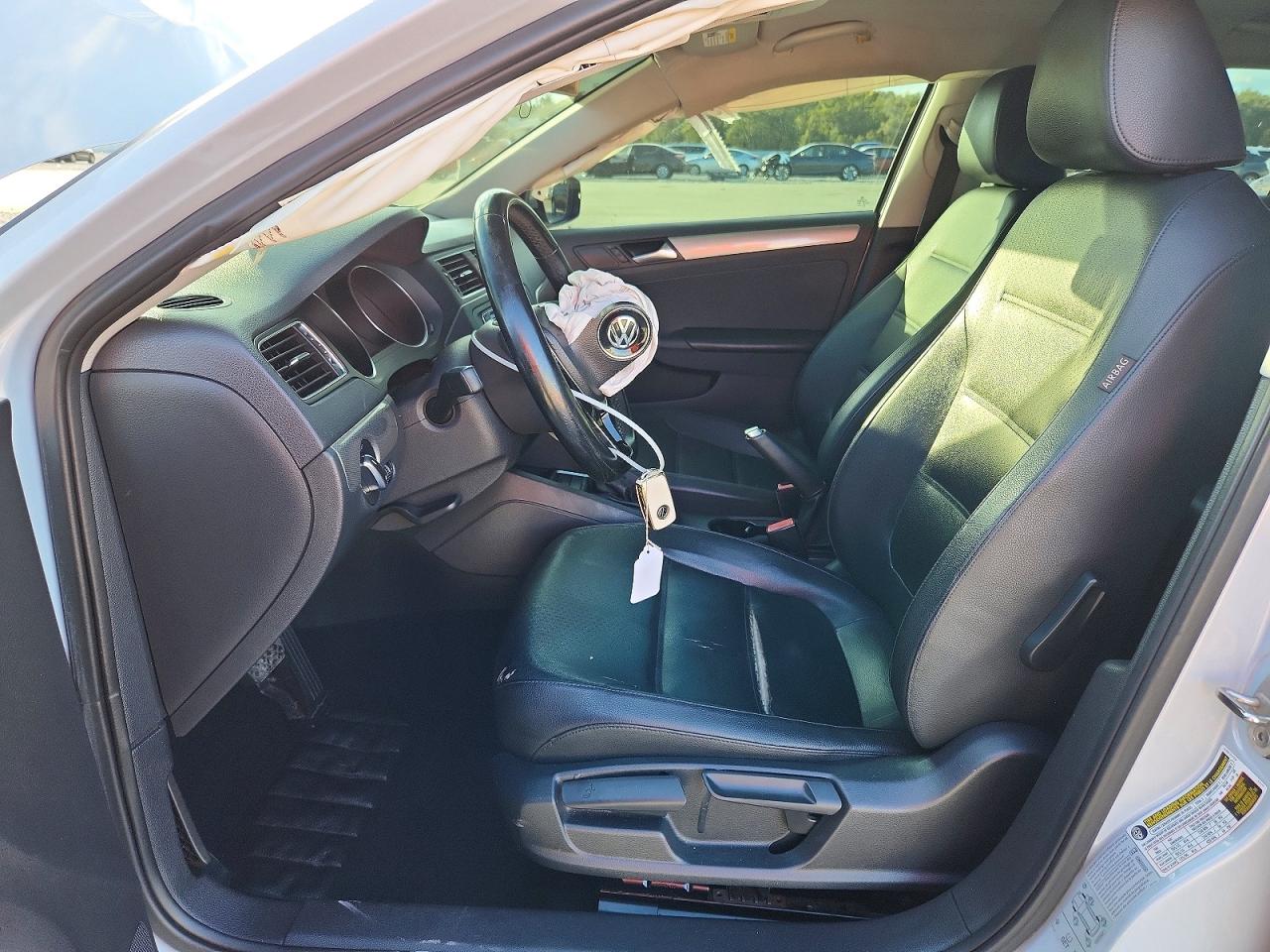 2017 VOLKSWAGEN JETTA SE photo 7