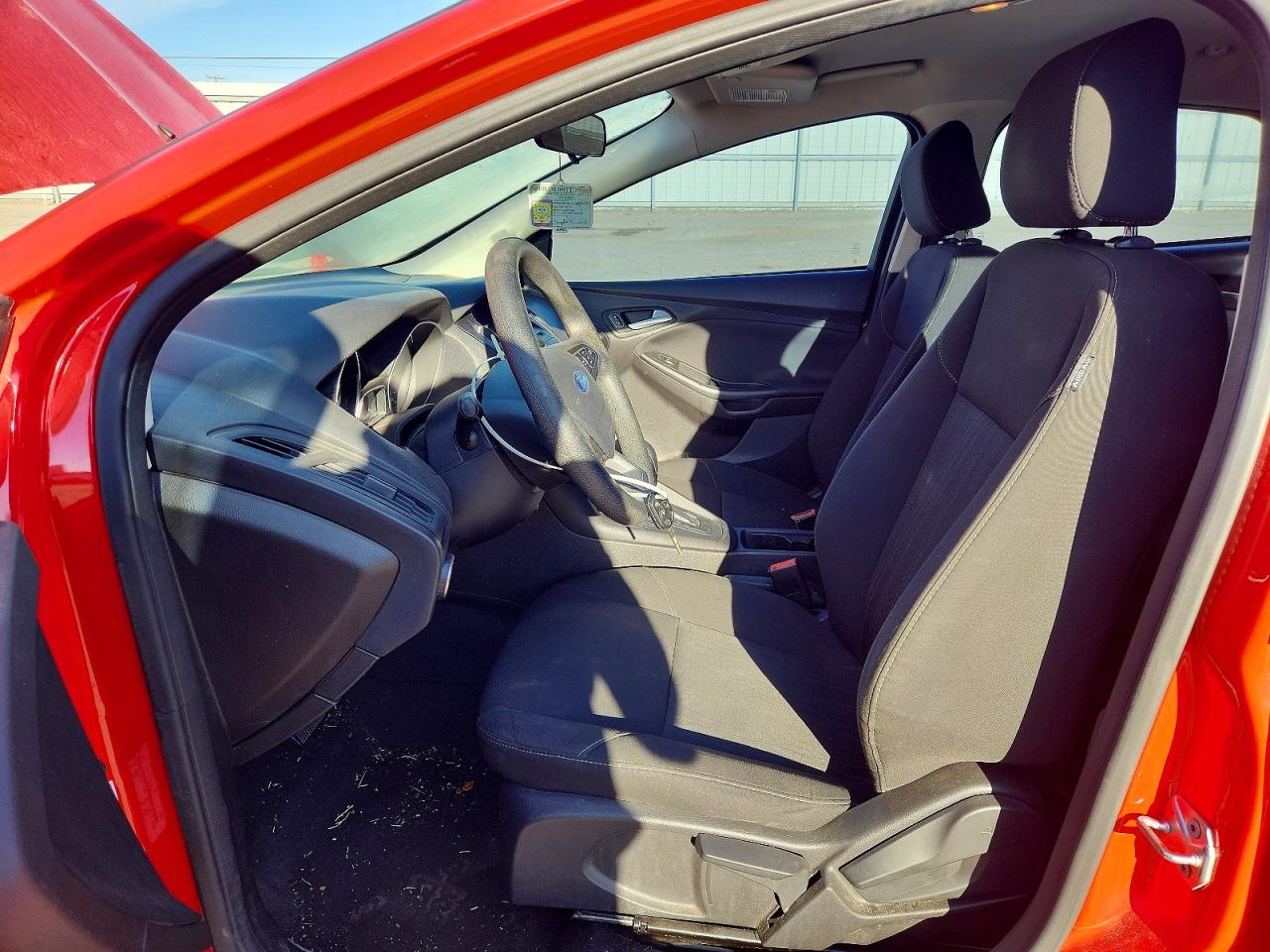 2017 FORD FOCUS SE photo 7