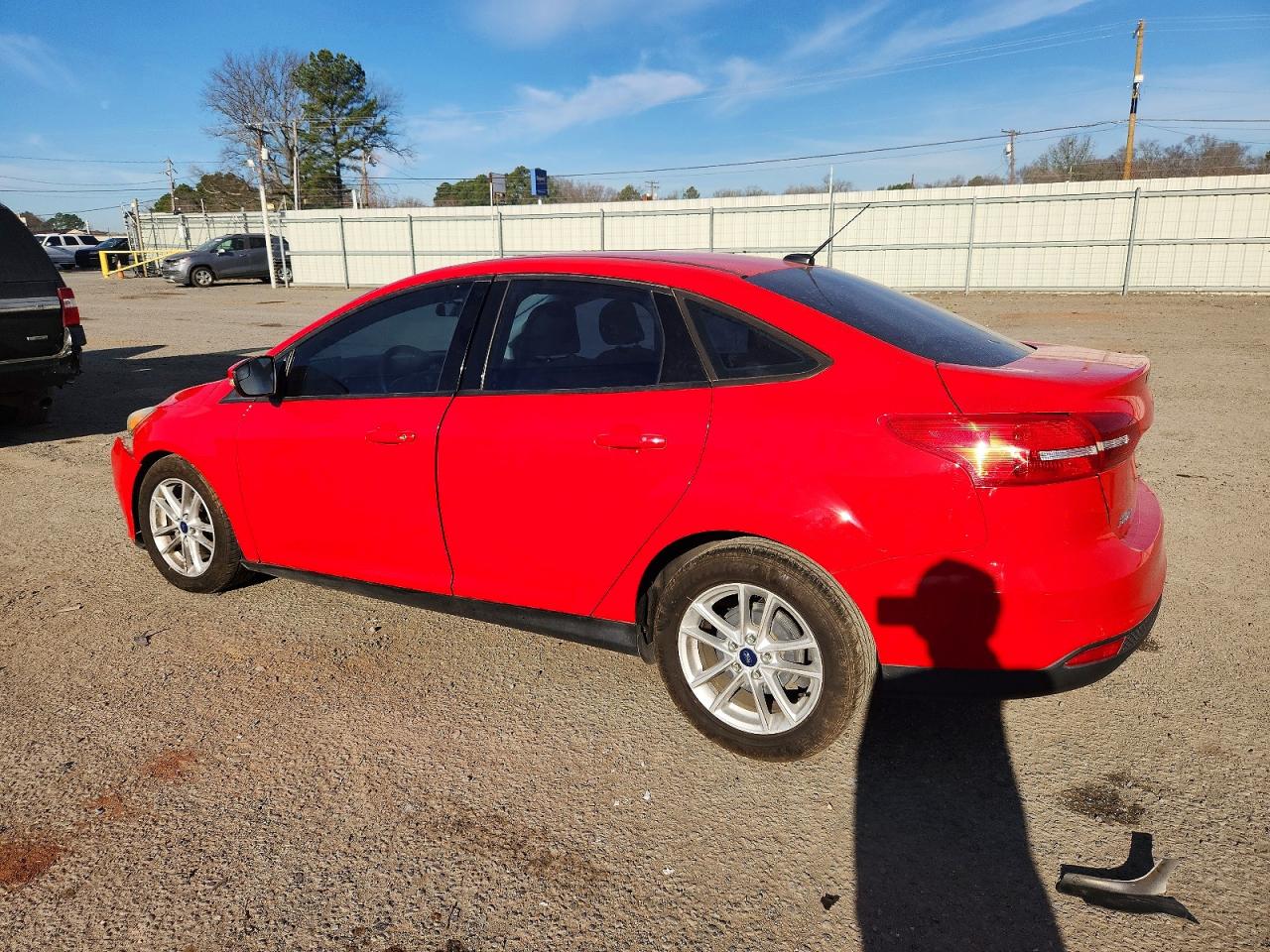 2017 FORD FOCUS SE photo 2