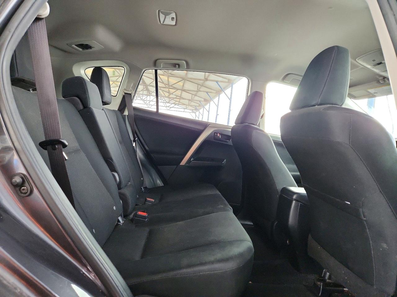 2018 TOYOTA RAV4 LE photo 11