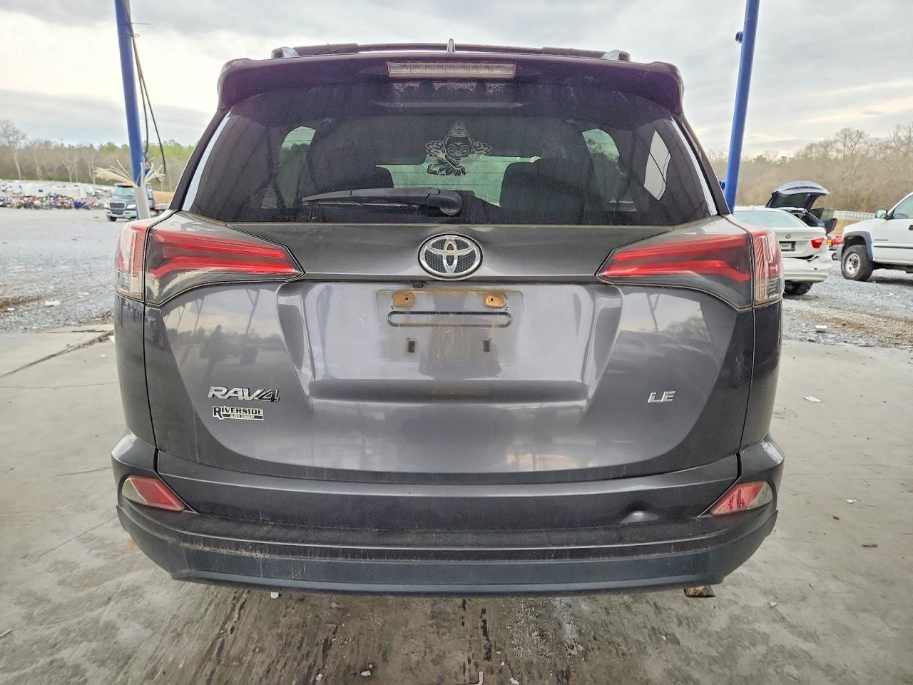 2018 TOYOTA RAV4 LE photo 6