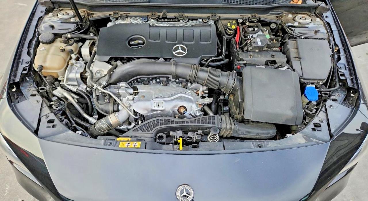2021 MERCEDES-BENZ CLA 250 photo 21