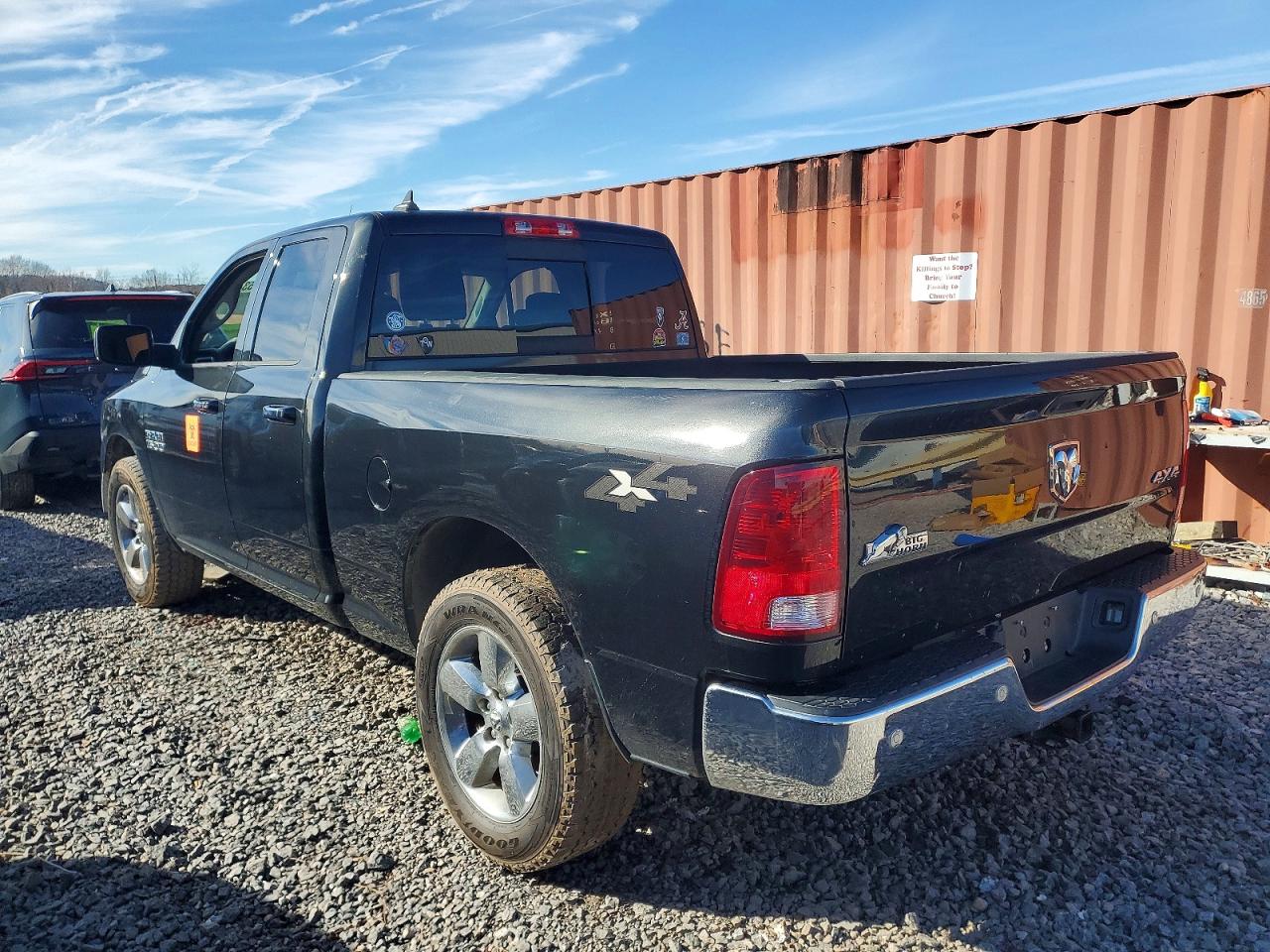 2018 RAM 1500 SLT photo 2