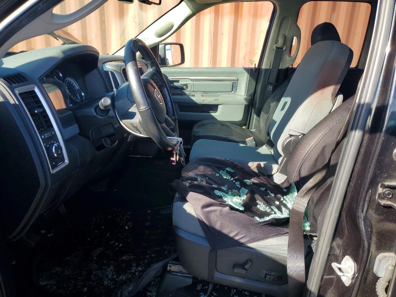 2018 RAM 1500 SLT photo 7