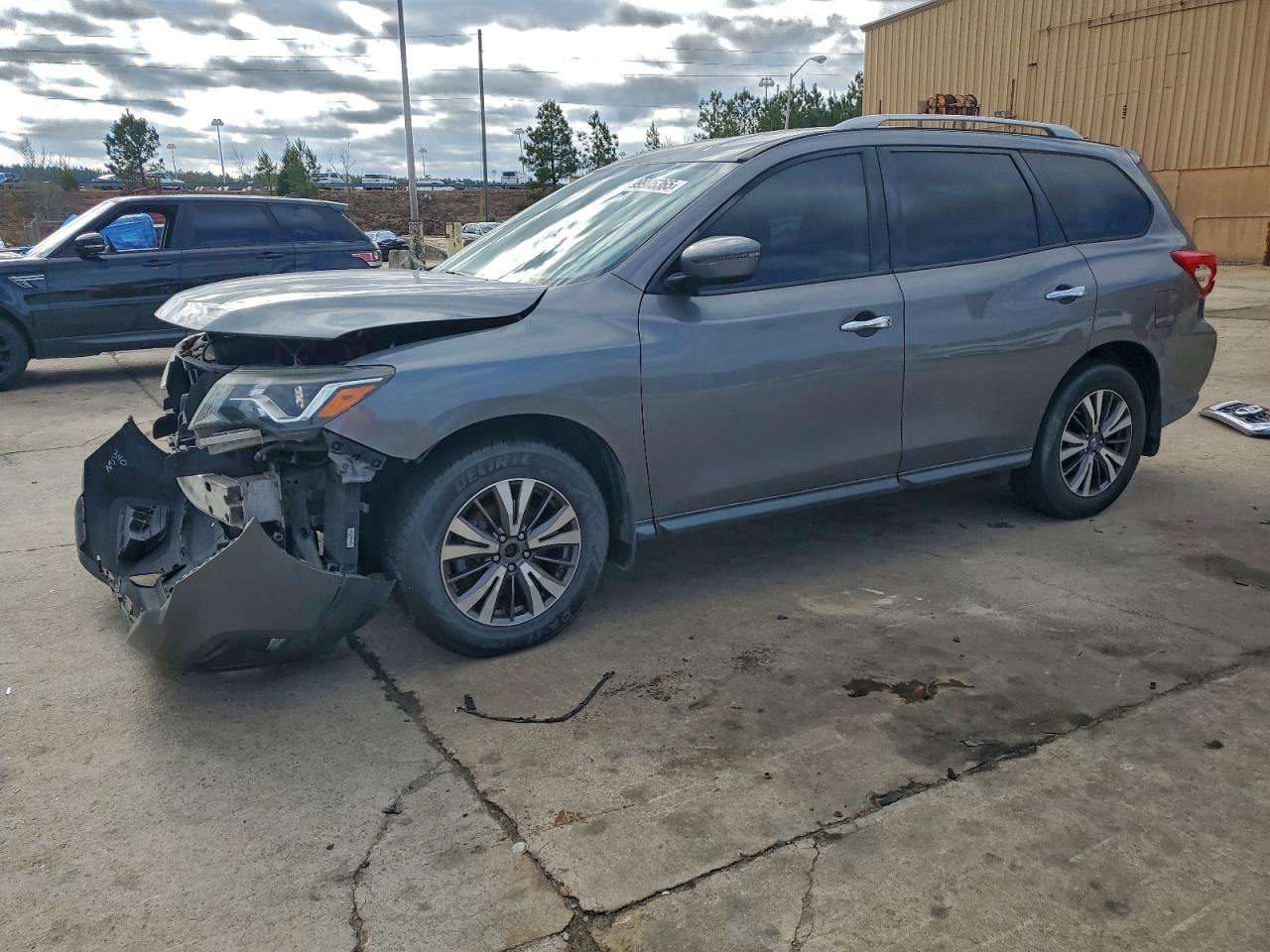 2017 NISSAN PATHFINDER