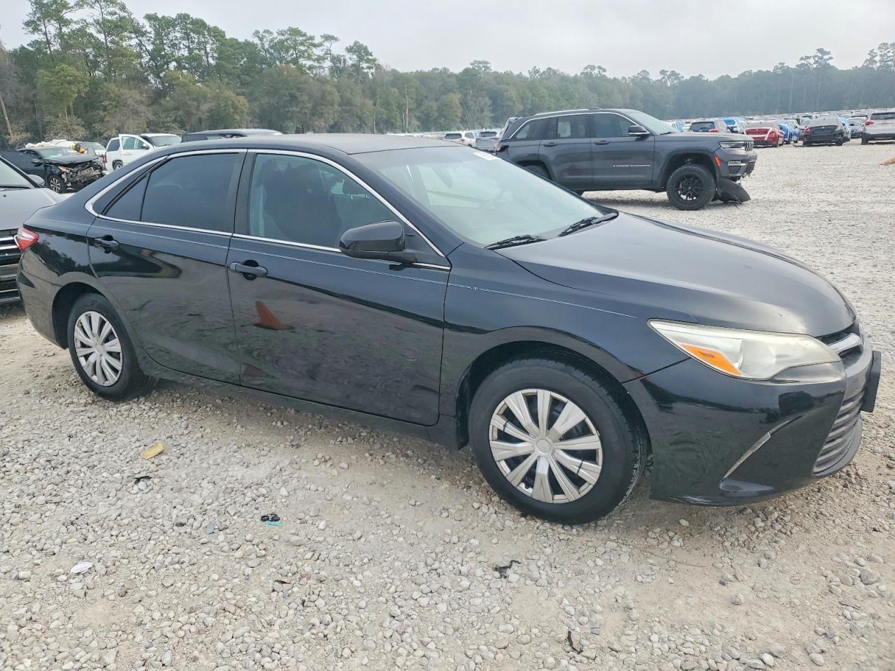2017 TOYOTA CAMRY photo 4