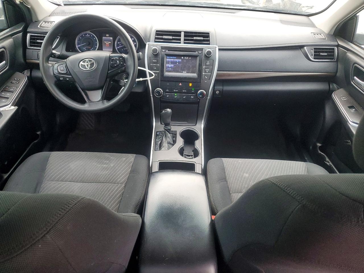2017 TOYOTA CAMRY photo 8