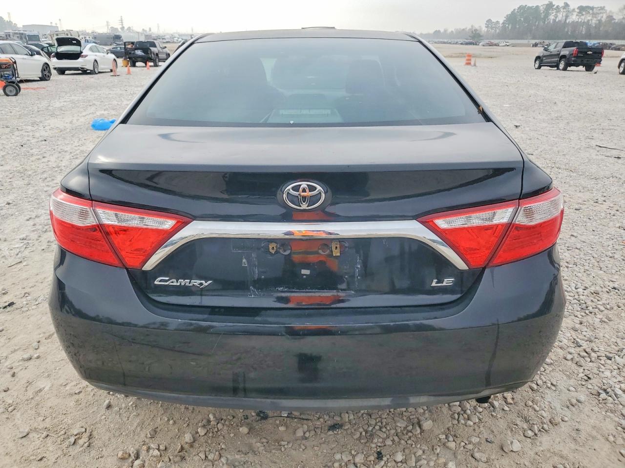 2017 TOYOTA CAMRY photo 6