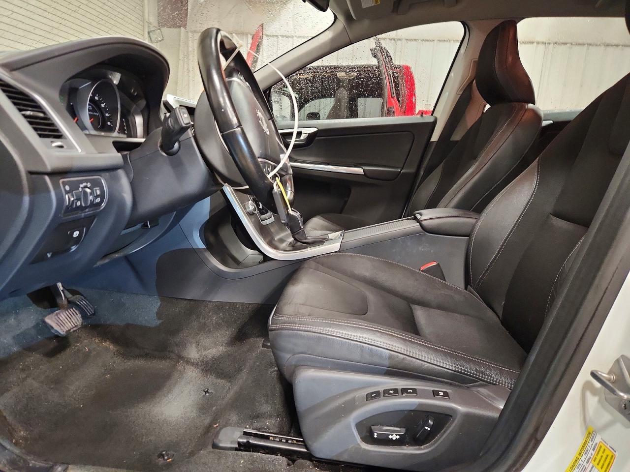 2015 VOLVO XC60 T5 photo 7