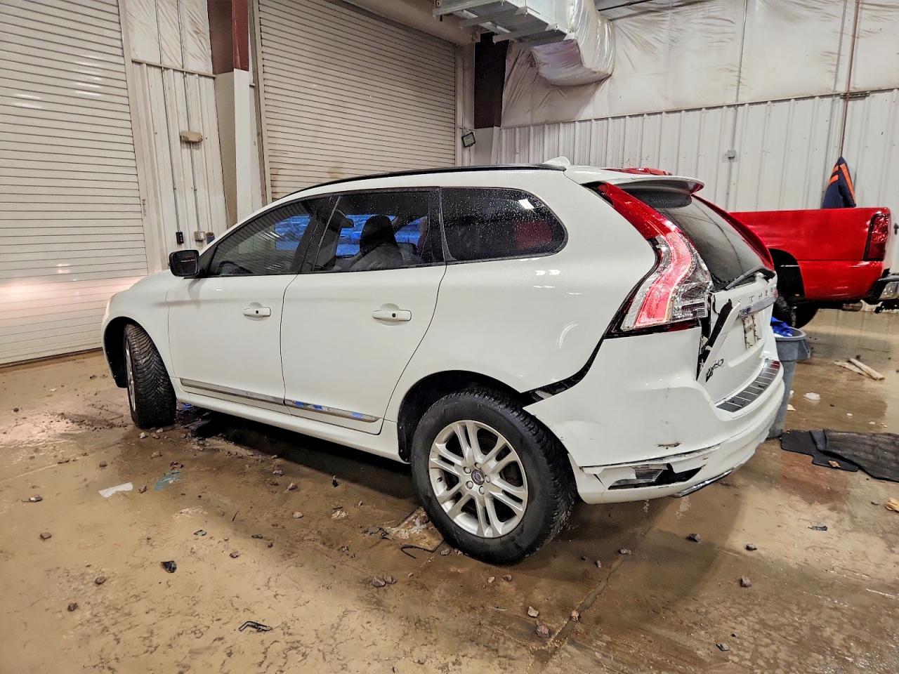 2015 VOLVO XC60 T5 photo 2