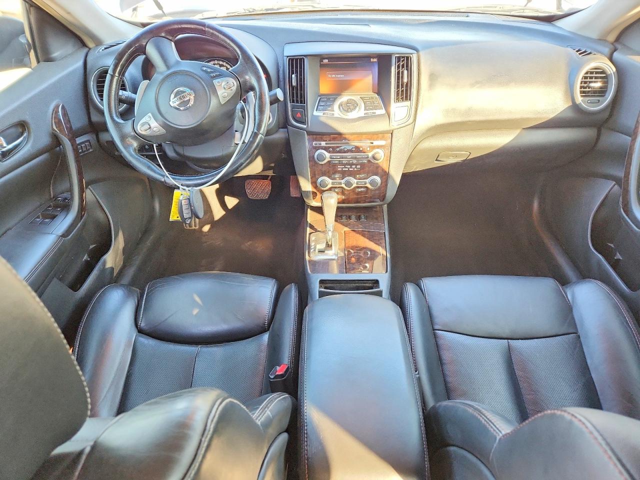 2010 NISSAN MAXIMA S photo 8