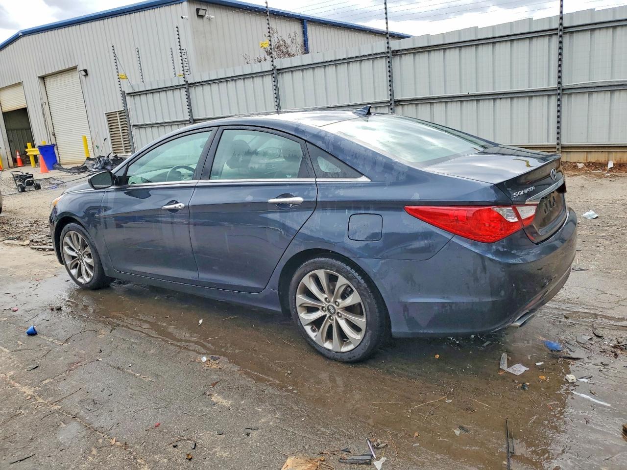 2012 HYUNDAI SONATA SE photo 2