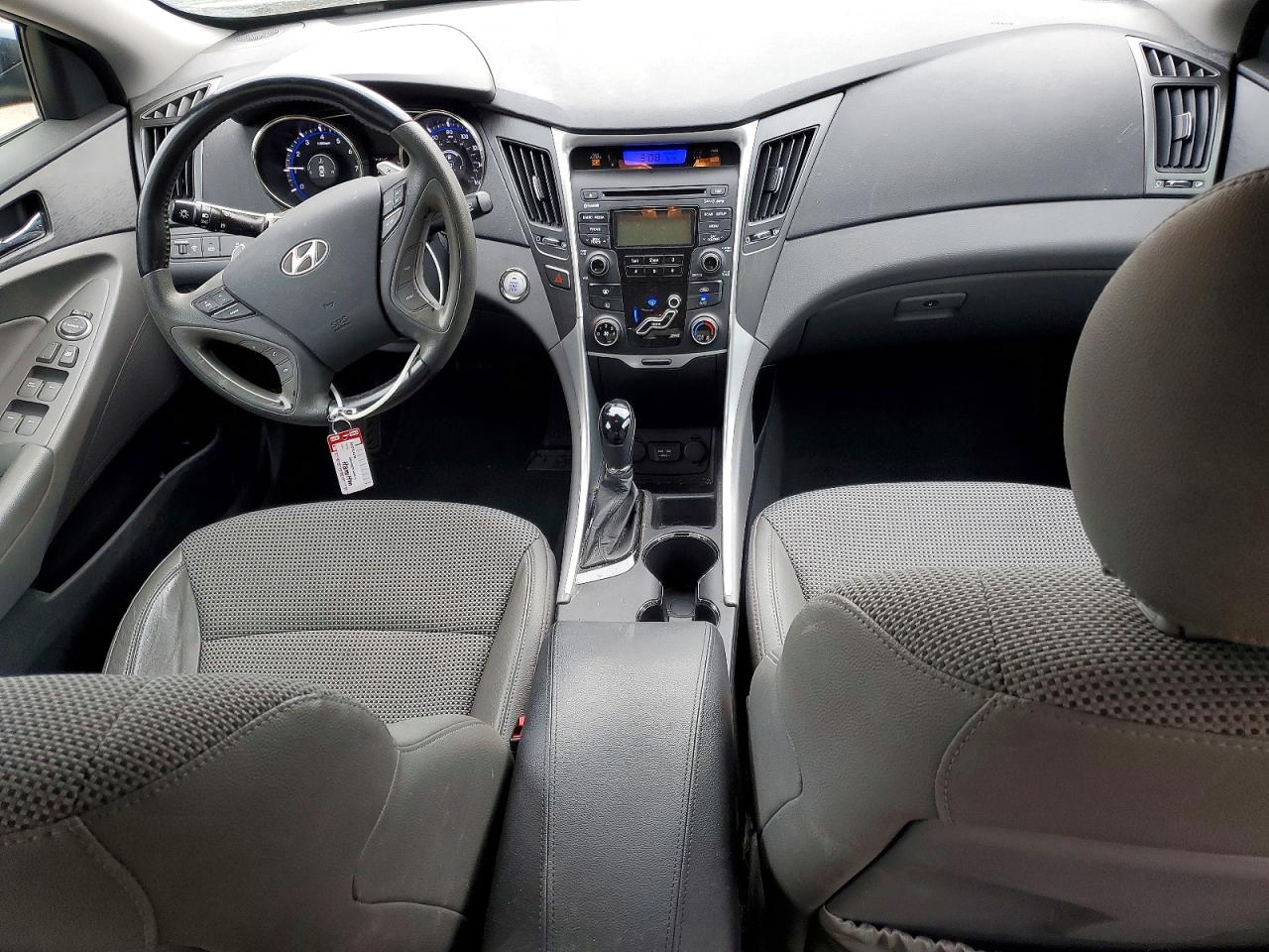 2012 HYUNDAI SONATA SE photo 8