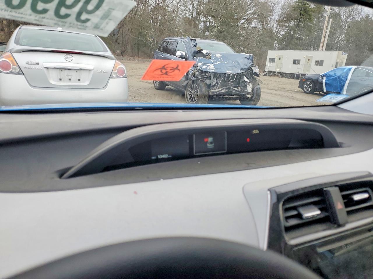 2019 TOYOTA PRIUS photo 9