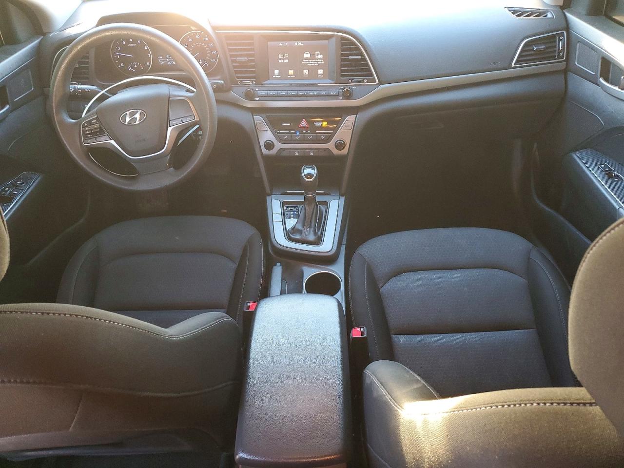 2017 HYUNDAI ELANTRA SE photo 8