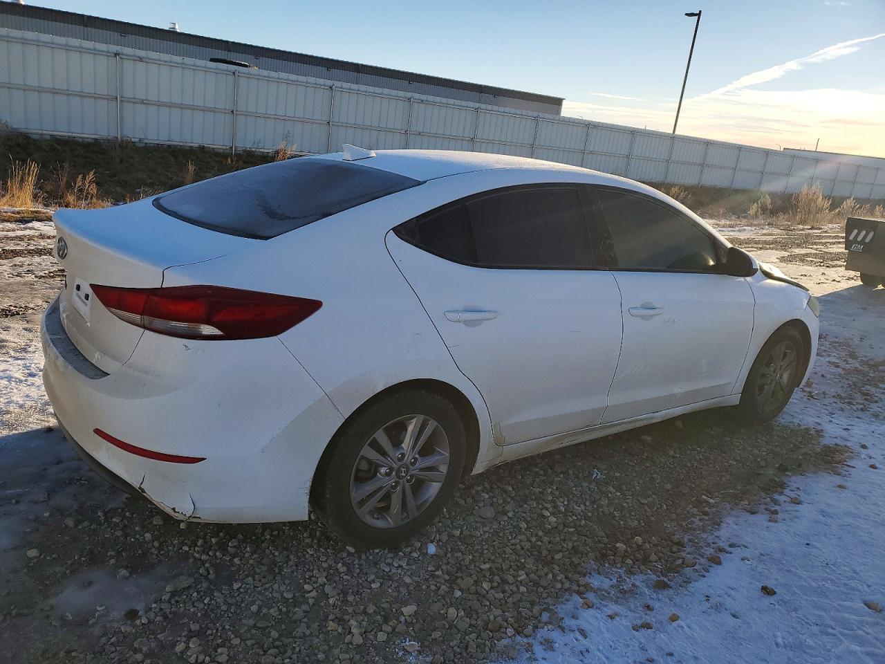 2017 HYUNDAI ELANTRA SE photo 3