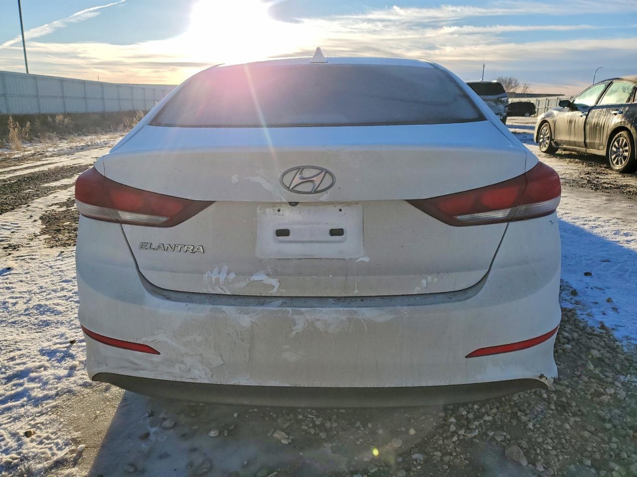 2017 HYUNDAI ELANTRA SE photo 6