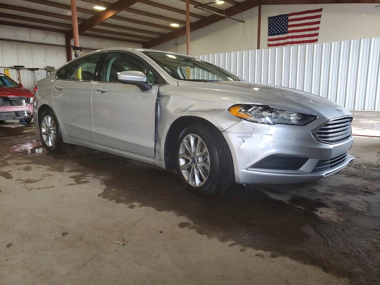 2017 FORD FUSION SE photo 4