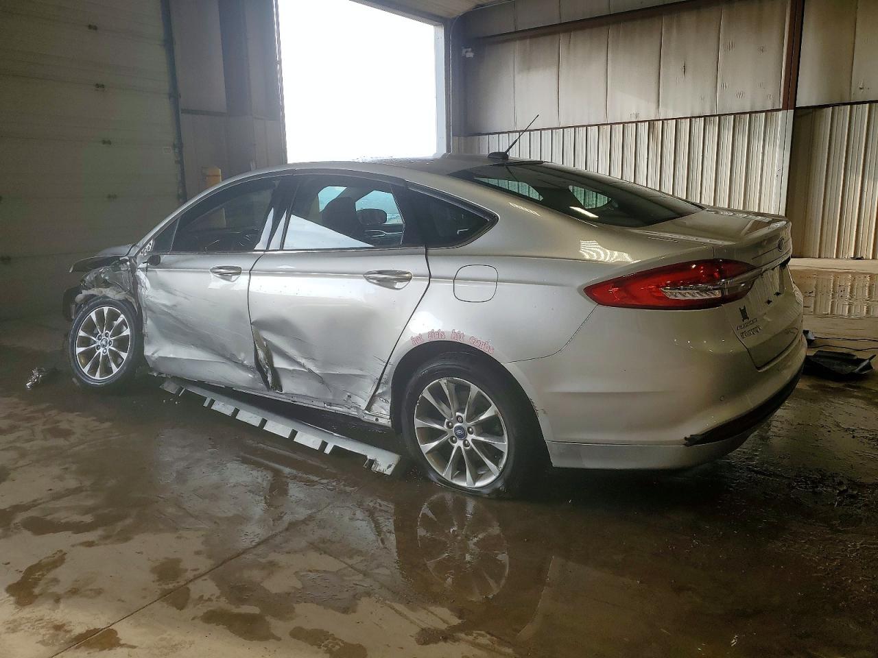 2017 FORD FUSION SE photo 2