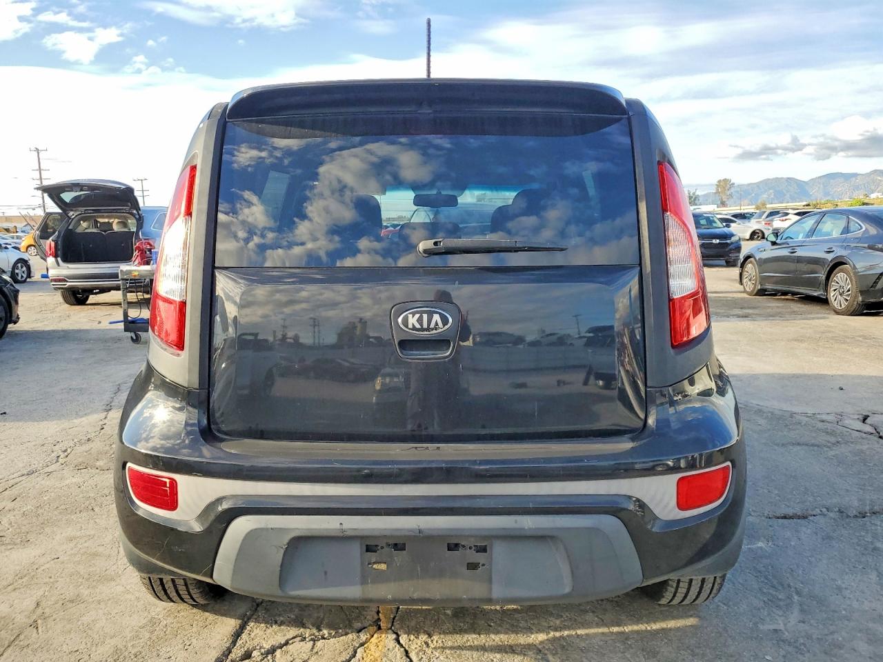 2013 KIA SOUL + photo 11