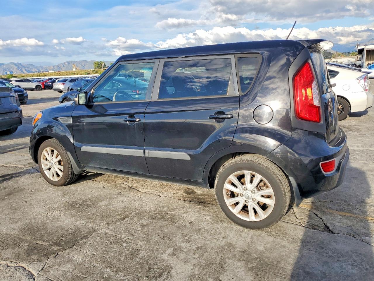 2013 KIA SOUL + photo 3