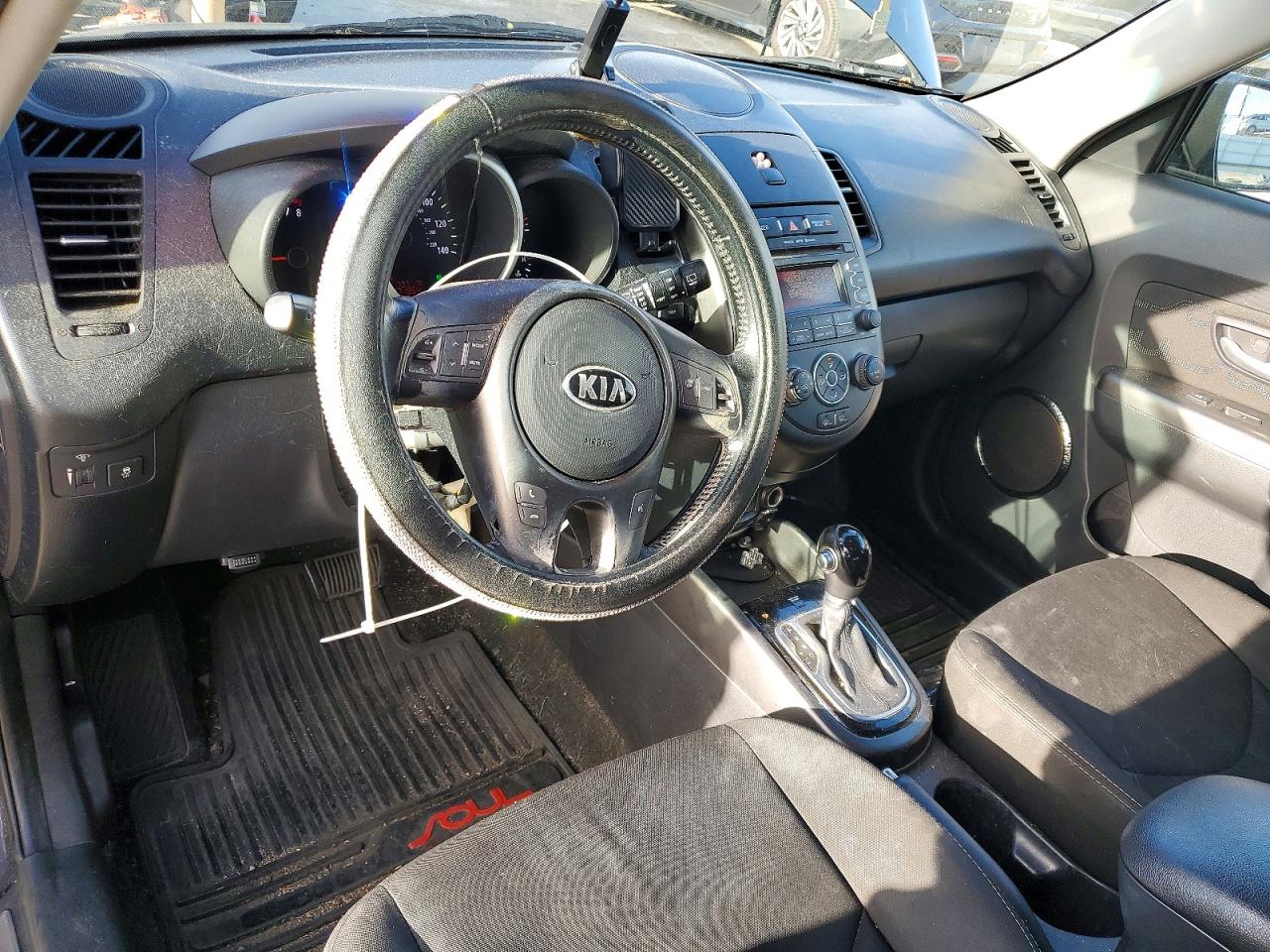 2013 KIA SOUL + photo 15