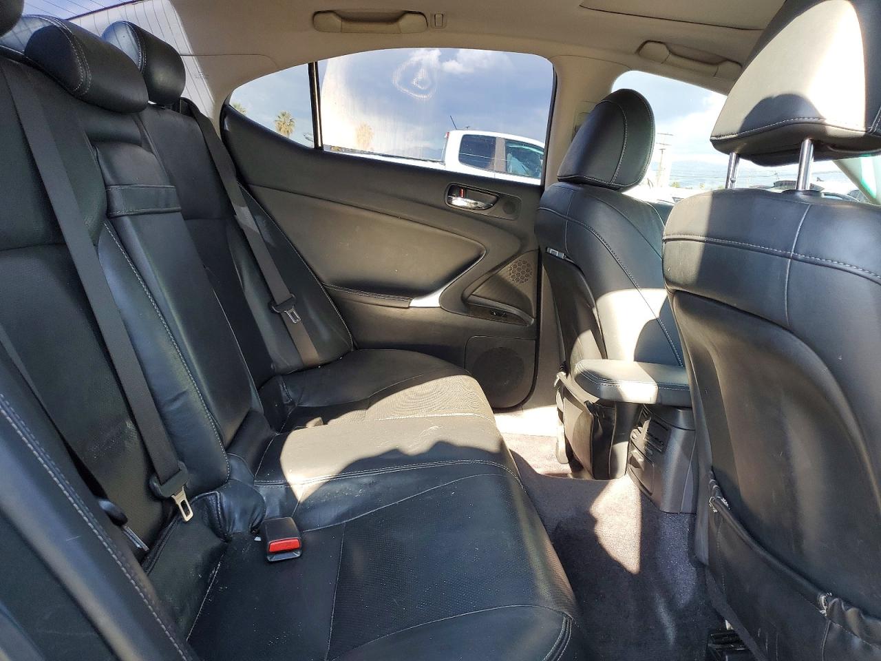 2011 LEXUS IS 250 photo 19