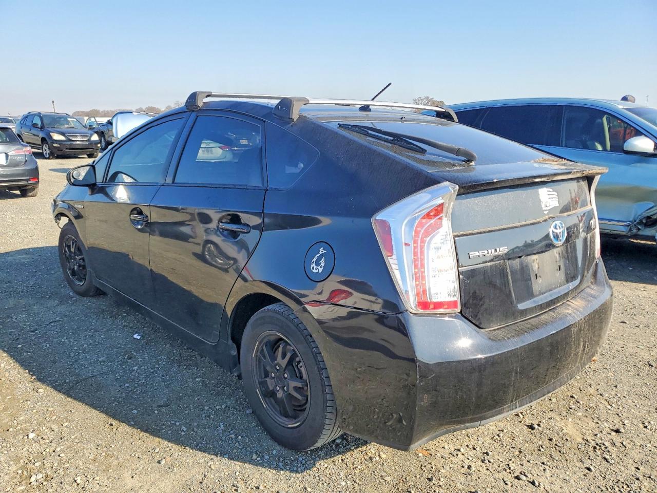 2015 TOYOTA PRIUS photo 2