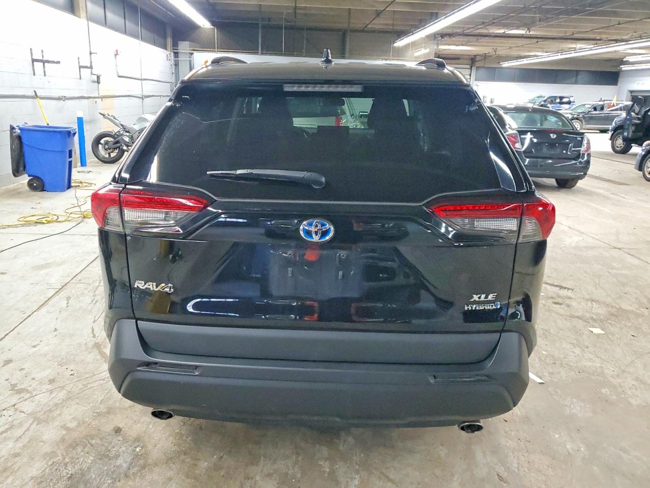 2019 TOYOTA RAV4 XLE photo 6