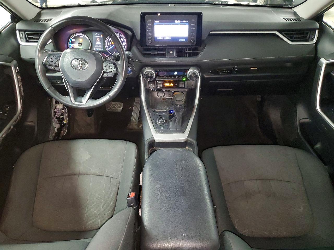 2019 TOYOTA RAV4 XLE photo 8
