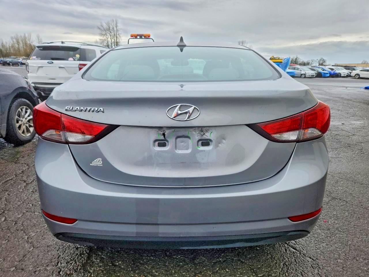 2015 HYUNDAI ELANTRA SE photo 6