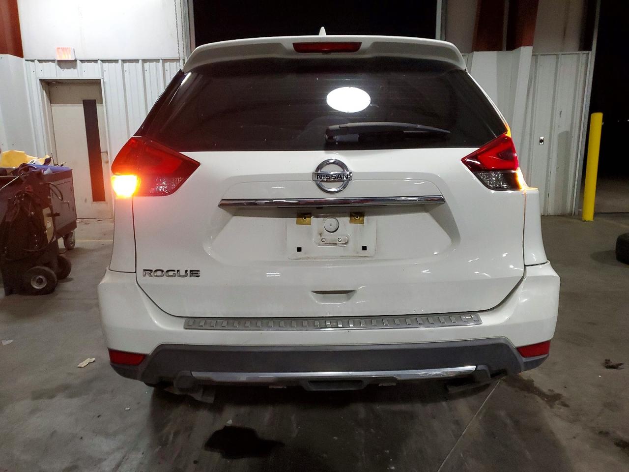 2018 NISSAN ROGUE S photo 6