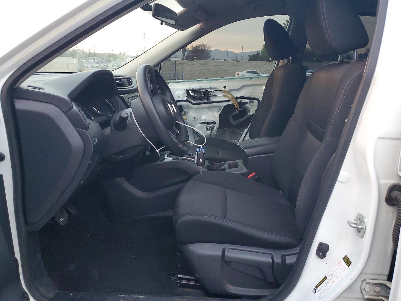 2018 NISSAN ROGUE S photo 7