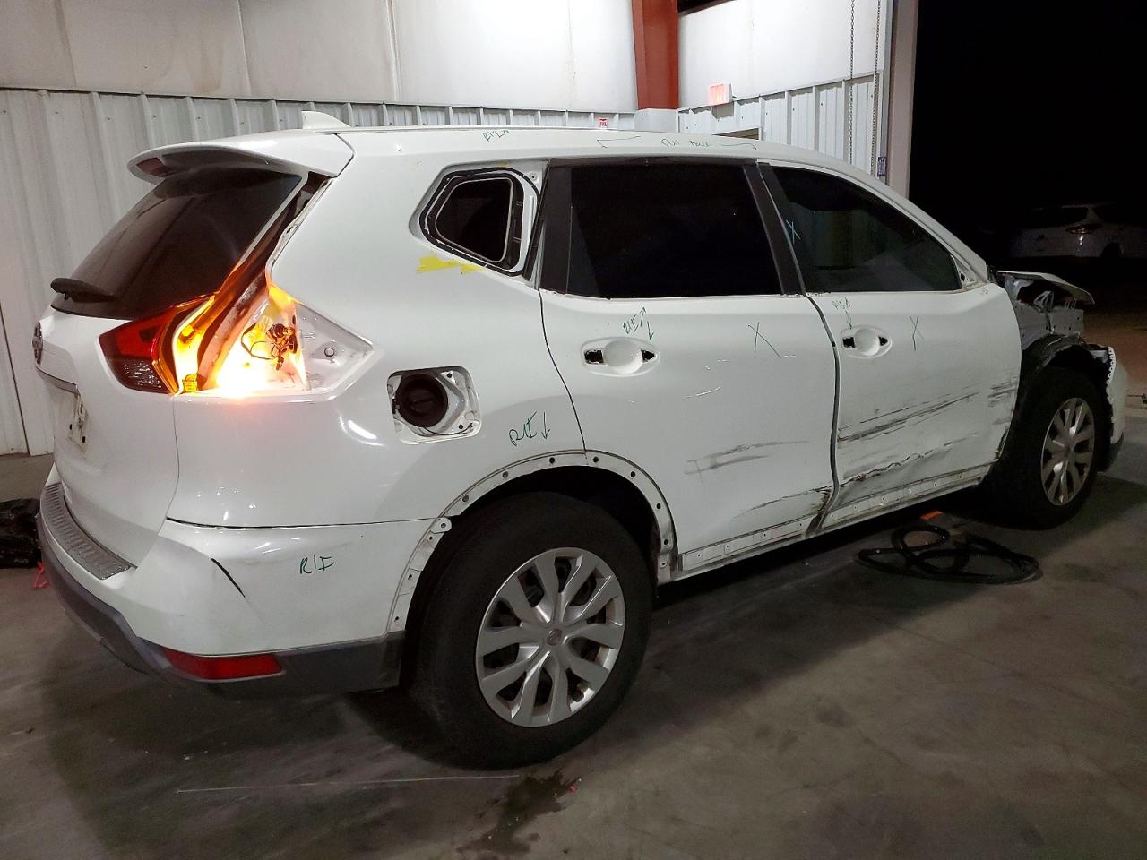 2018 NISSAN ROGUE S photo 3