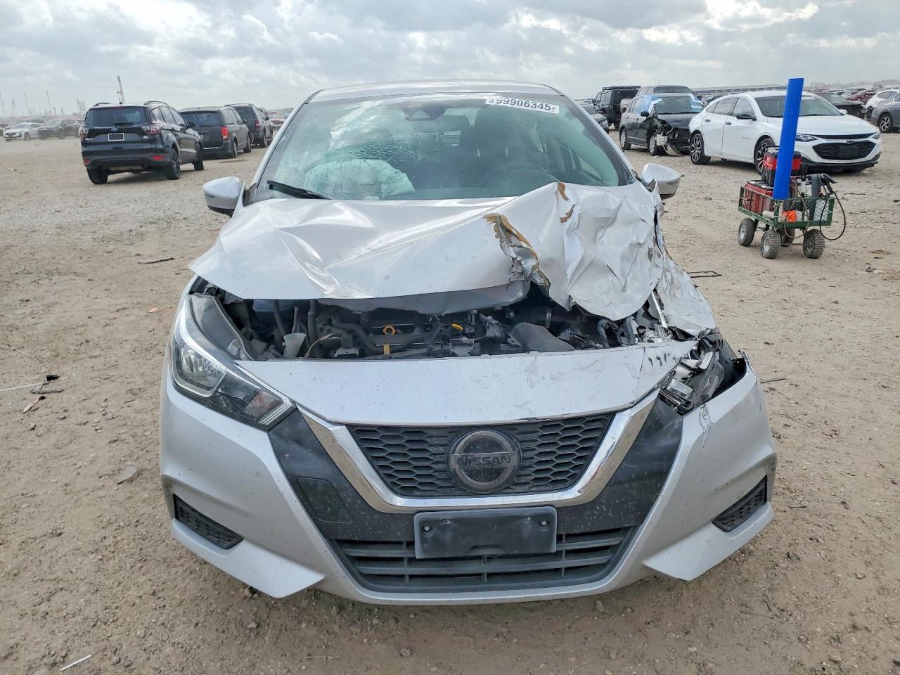 2020 NISSAN VERSA SV photo 13