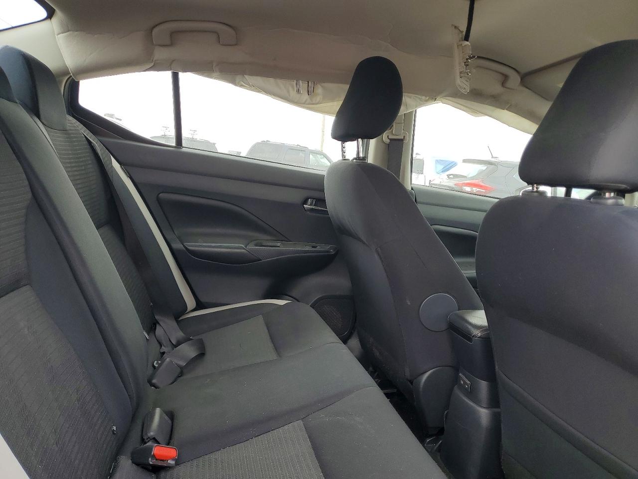 2020 NISSAN VERSA SV photo 28