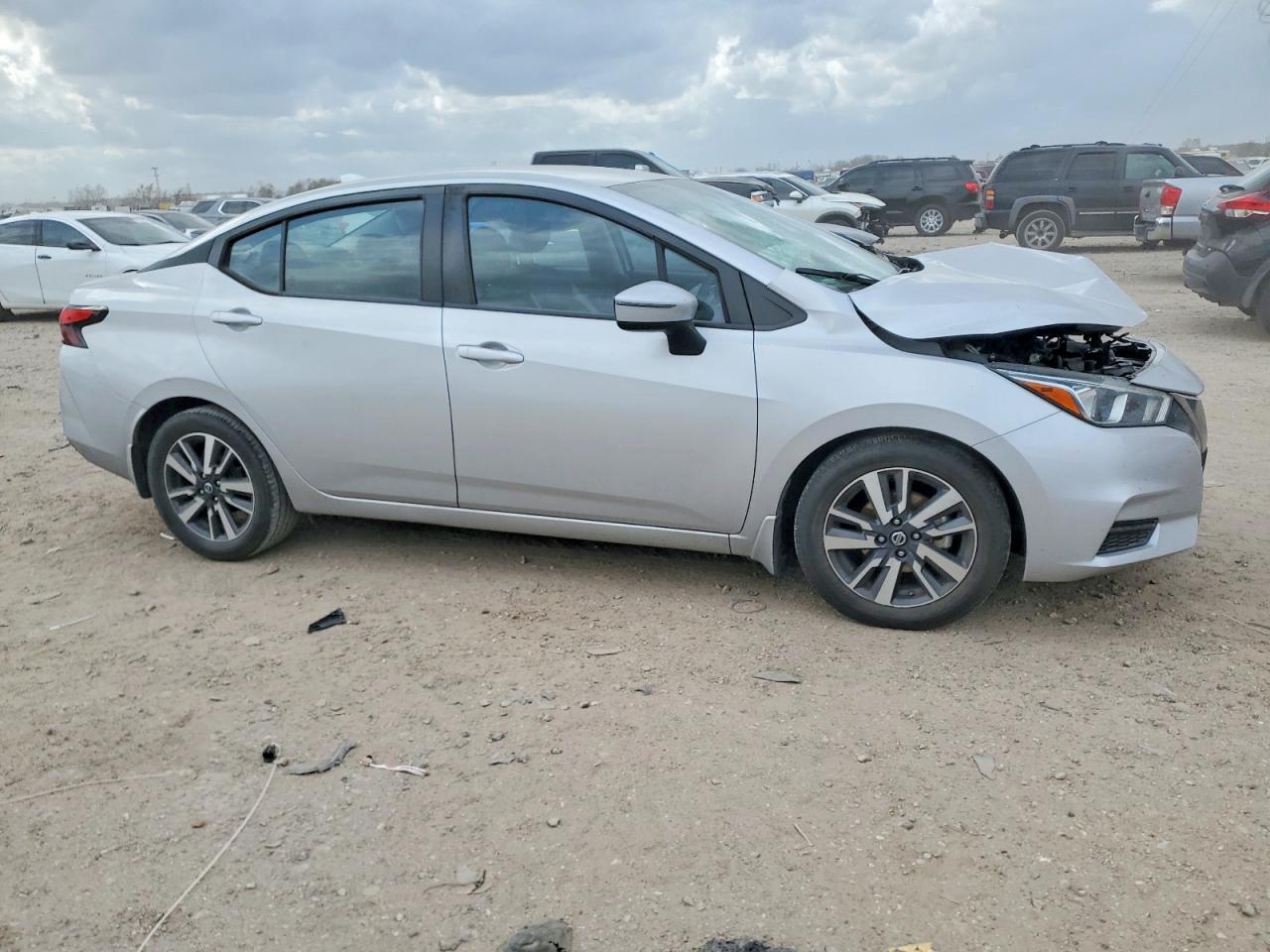2020 NISSAN VERSA SV photo 10