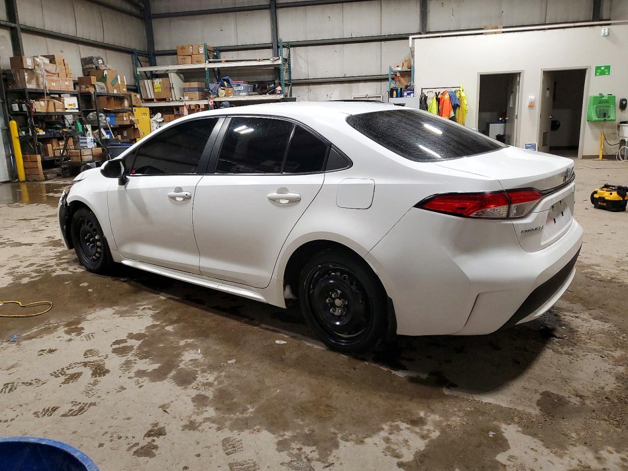 2020 TOYOTA COROLLA LE photo 2