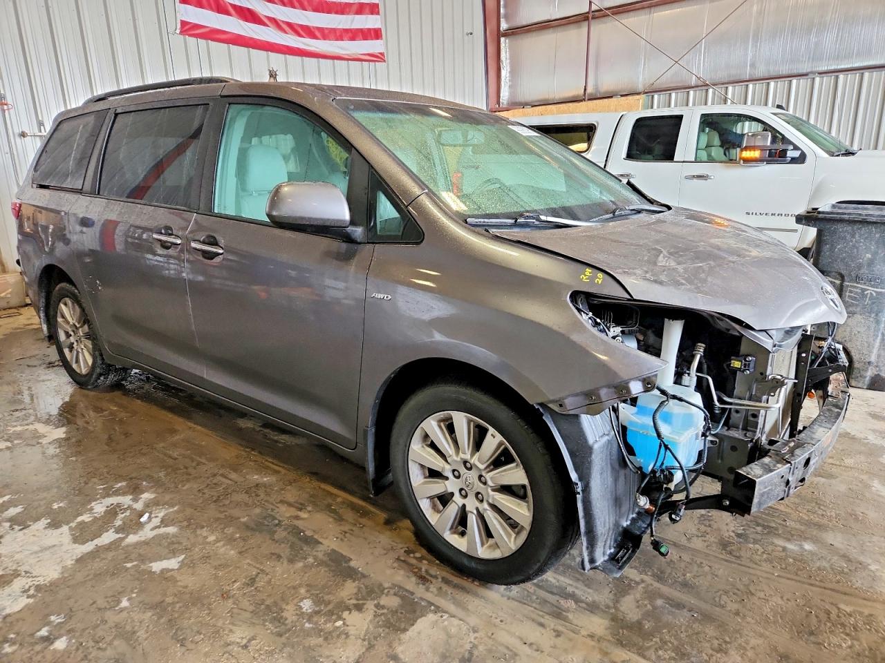 2016 TOYOTA SIENNA XLE 7 PASSENGER photo 4