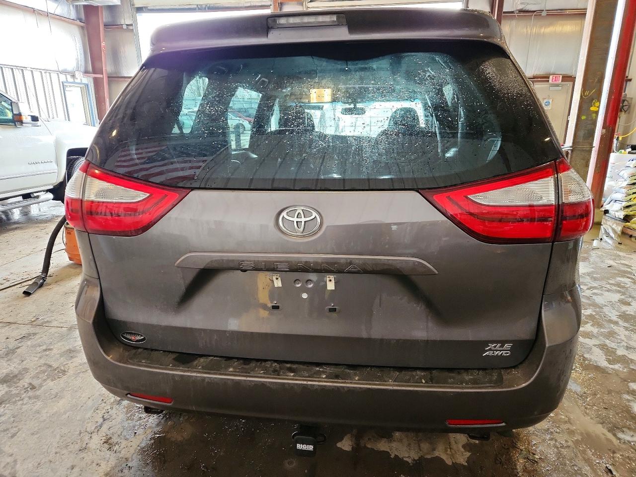 2016 TOYOTA SIENNA XLE 7 PASSENGER photo 6