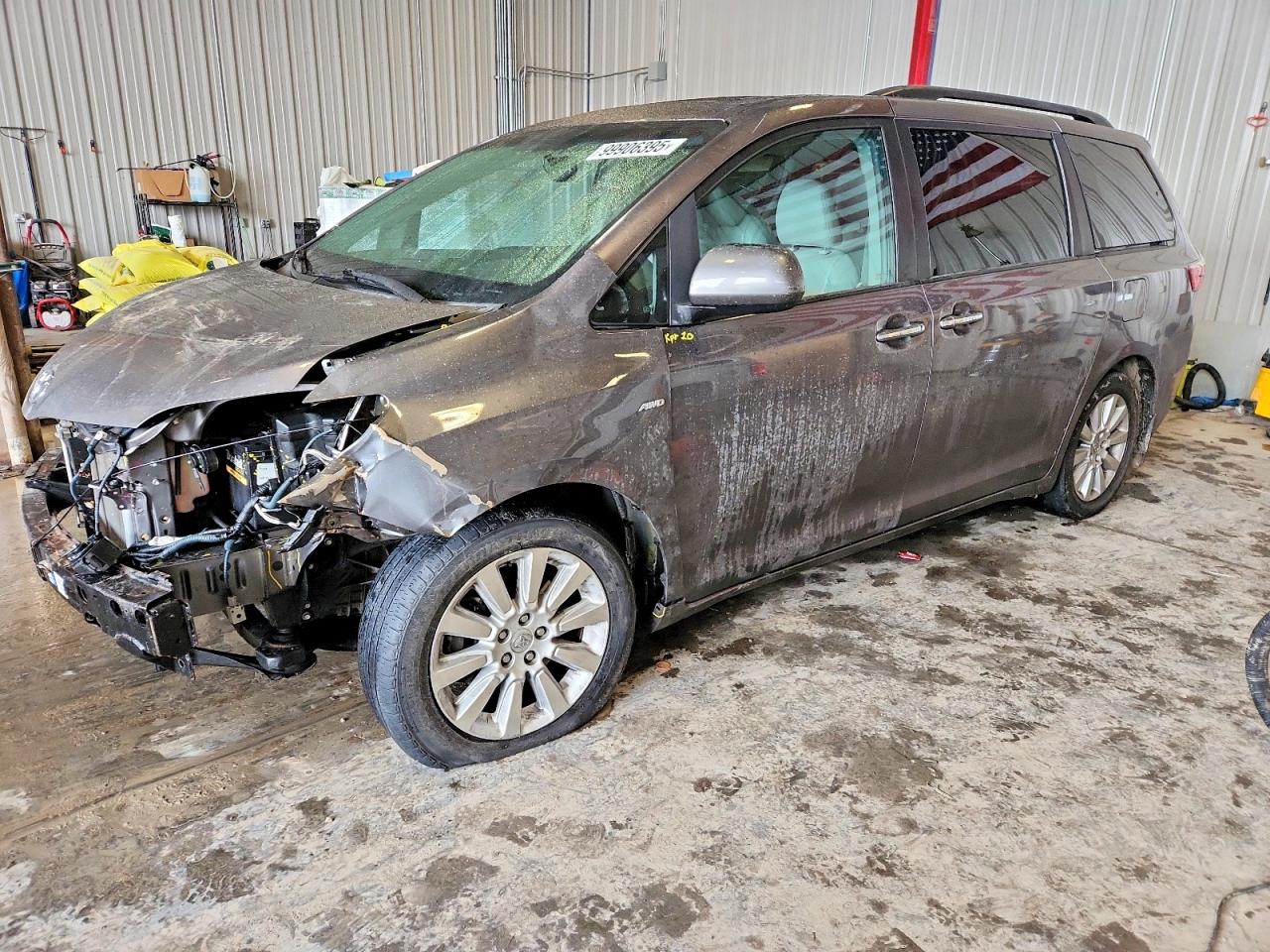 2016 TOYOTA SIENNA