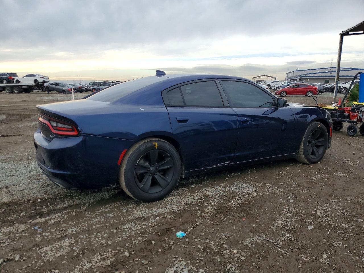 2017 DODGE CHARGER SXT photo 3