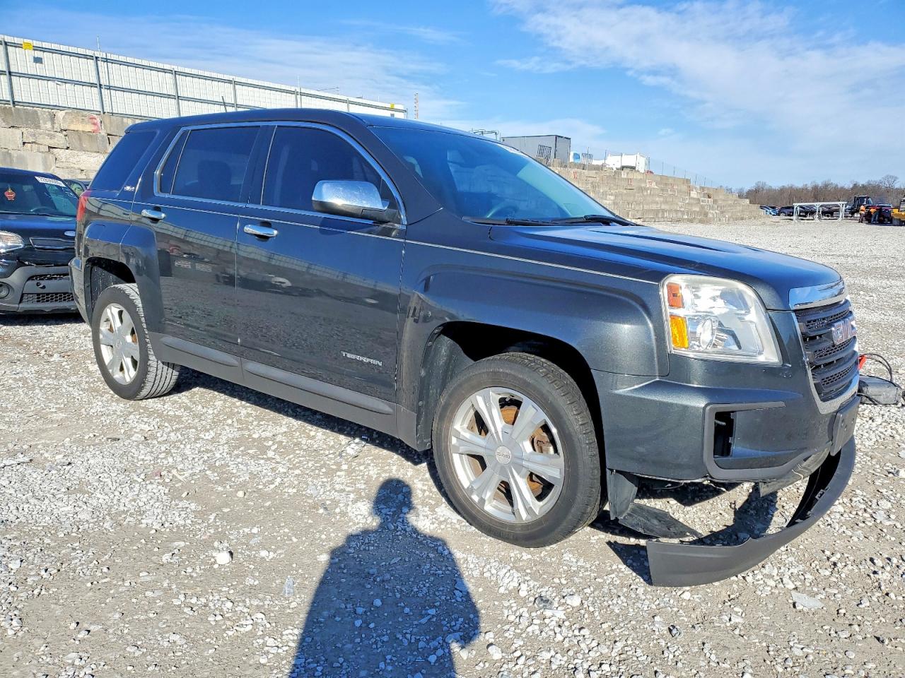 2017 GMC TERRAIN SLE photo 4