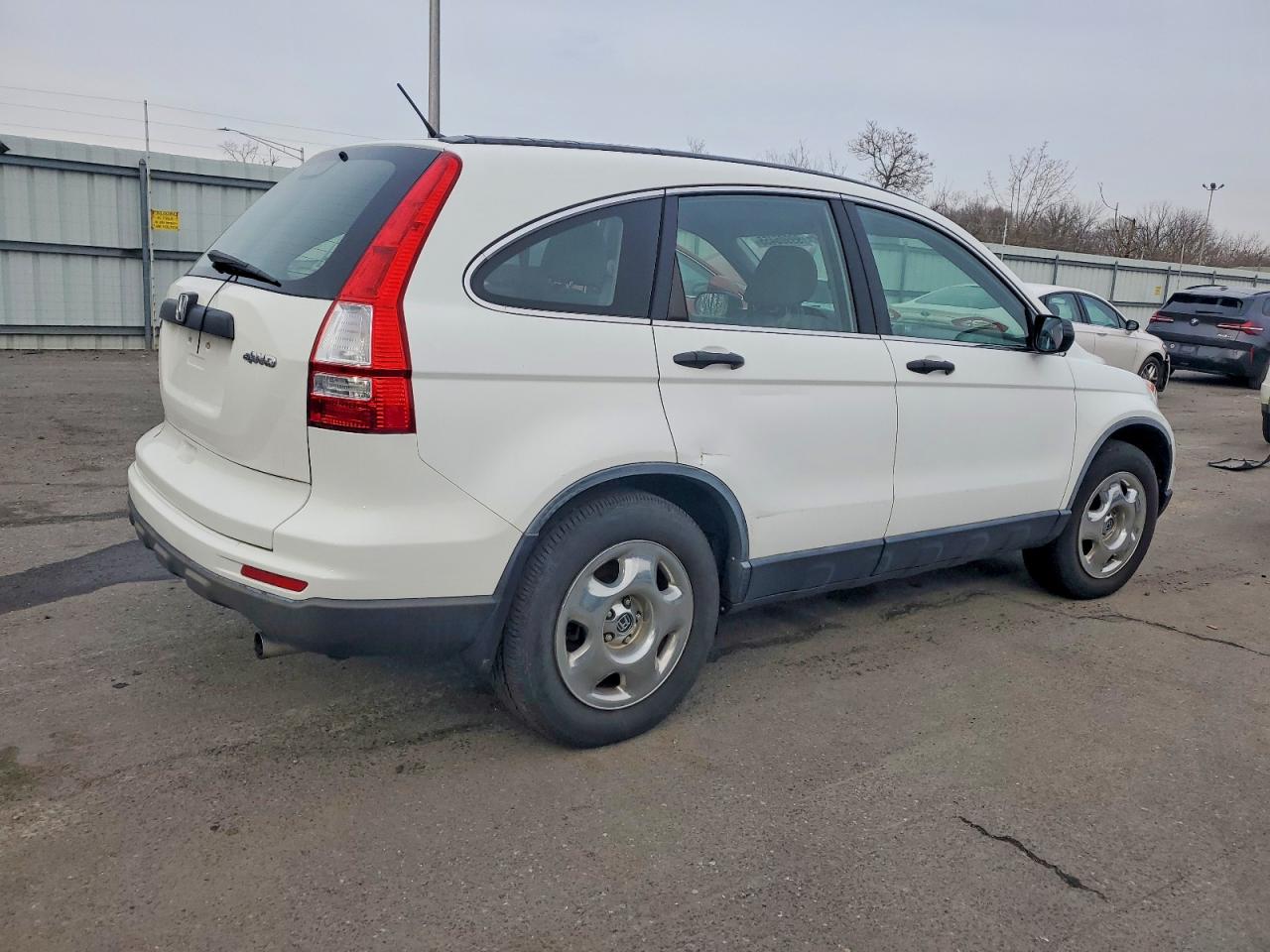 2011 HONDA CR-V LX photo 3