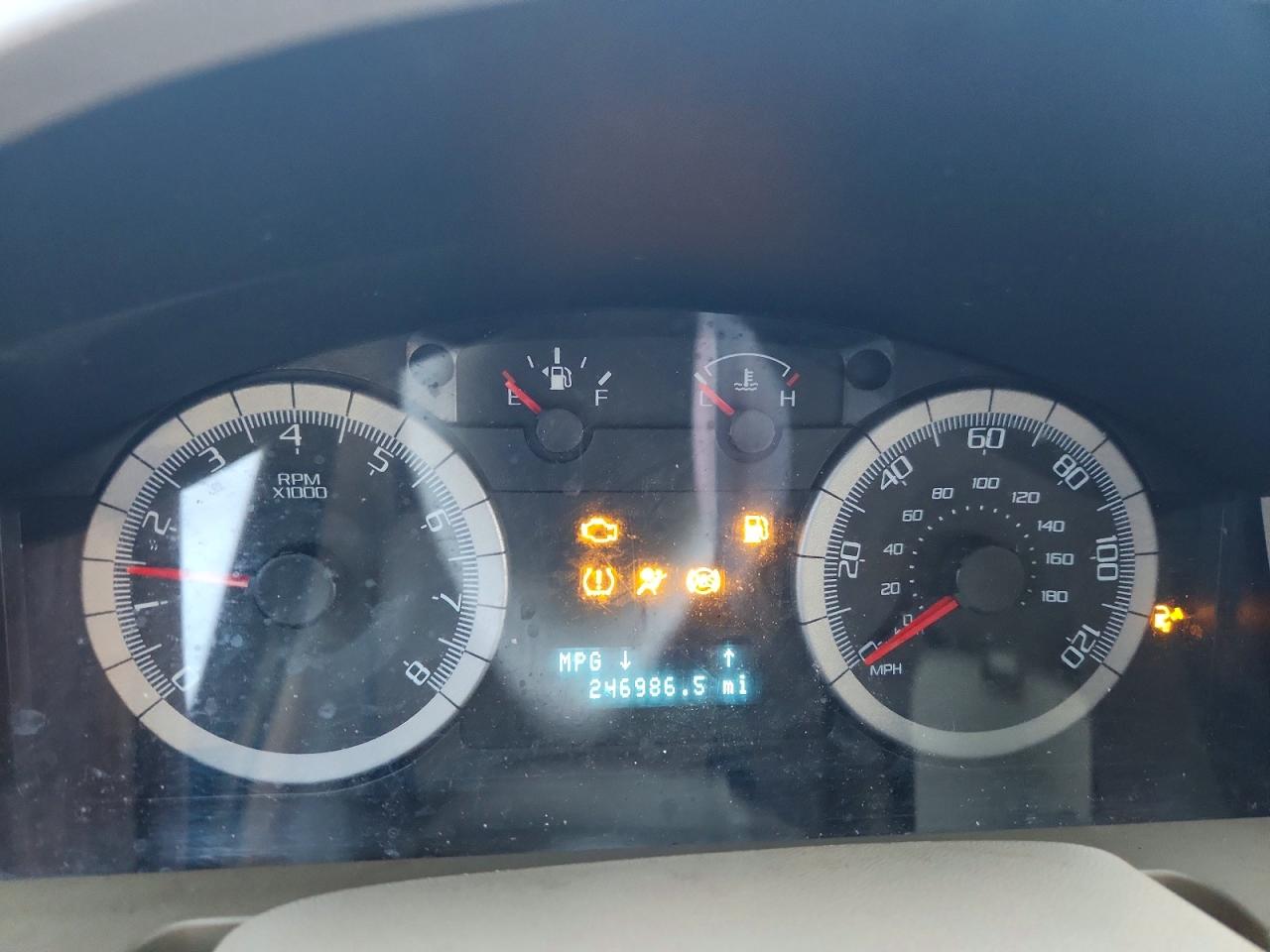 2008 FORD ESCAPE XLT photo 25
