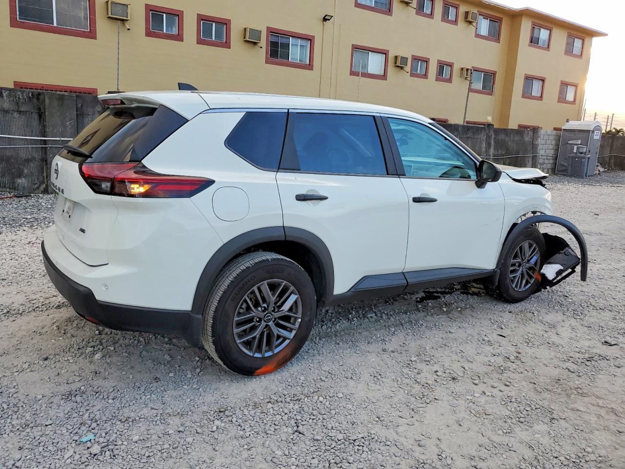 2025 NISSAN ROGUE S photo 3