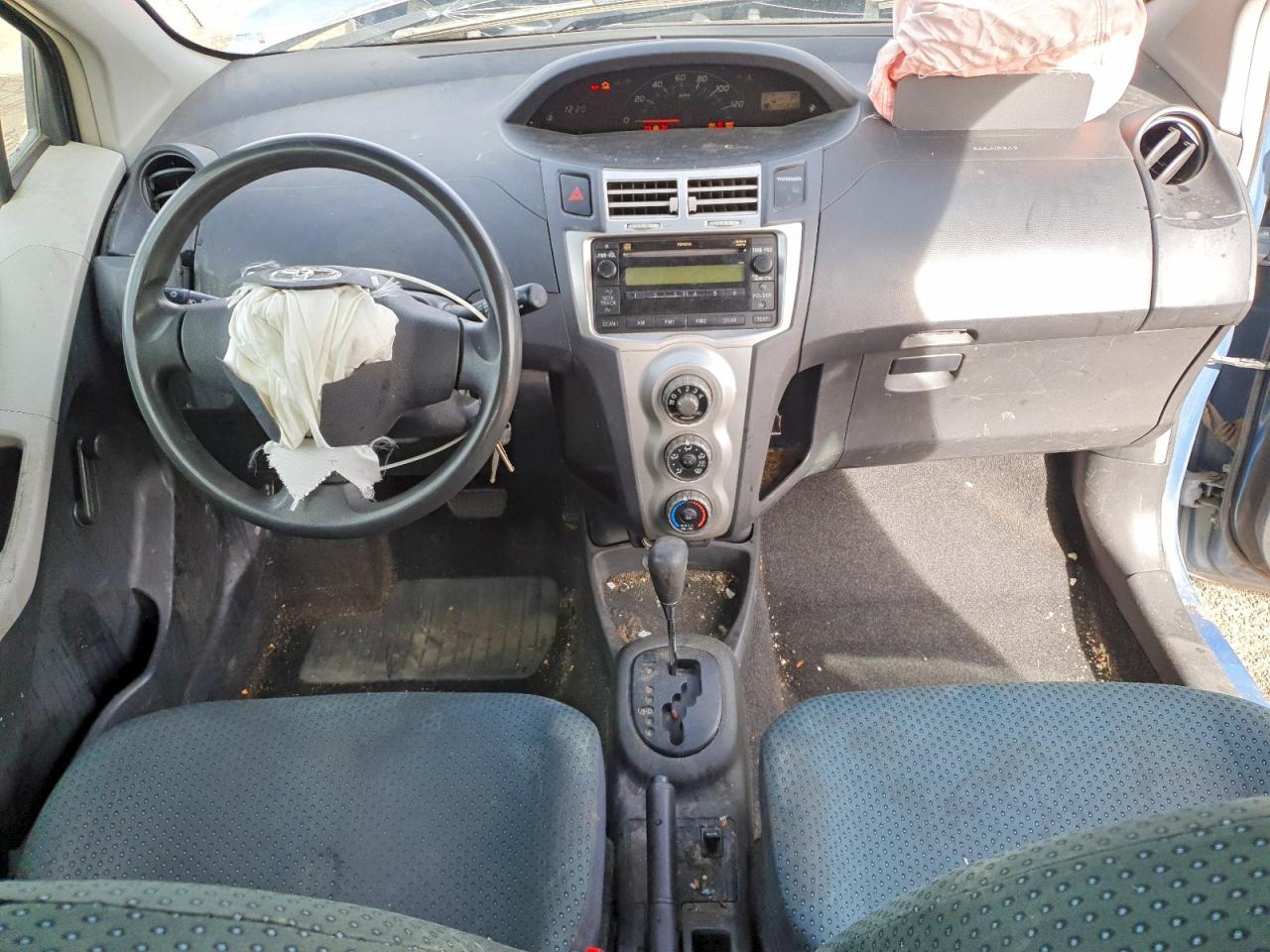 2008 TOYOTA YARIS photo 8