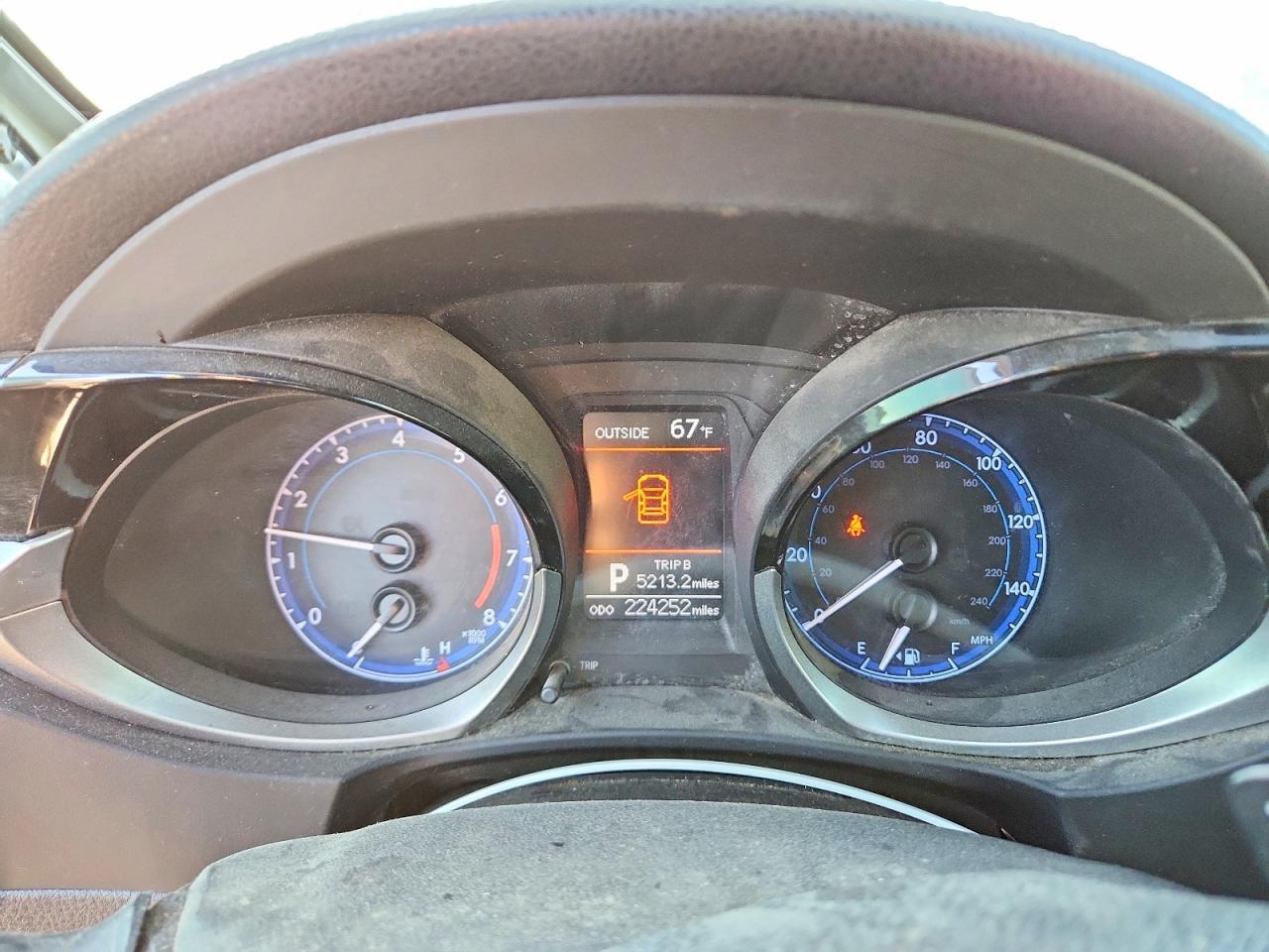 2014 TOYOTA COROLLA L photo 9